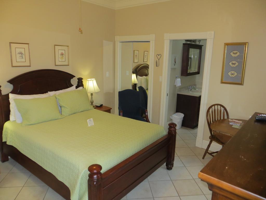Chipman Hill Suites - Union Street Сейнт Джон Стая снимка