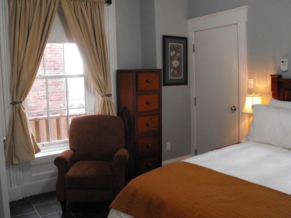 Chipman Hill Suites - Union Street Сейнт Джон Екстериор снимка
